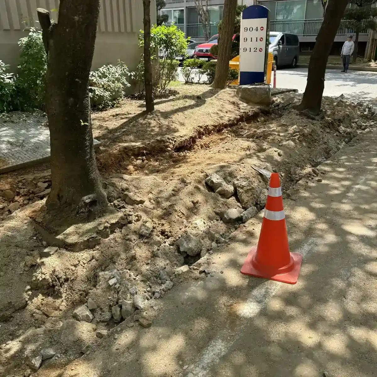 시흥 아파트 단지 아파트인도블럭 기존 포장 철거 후 기초 정리