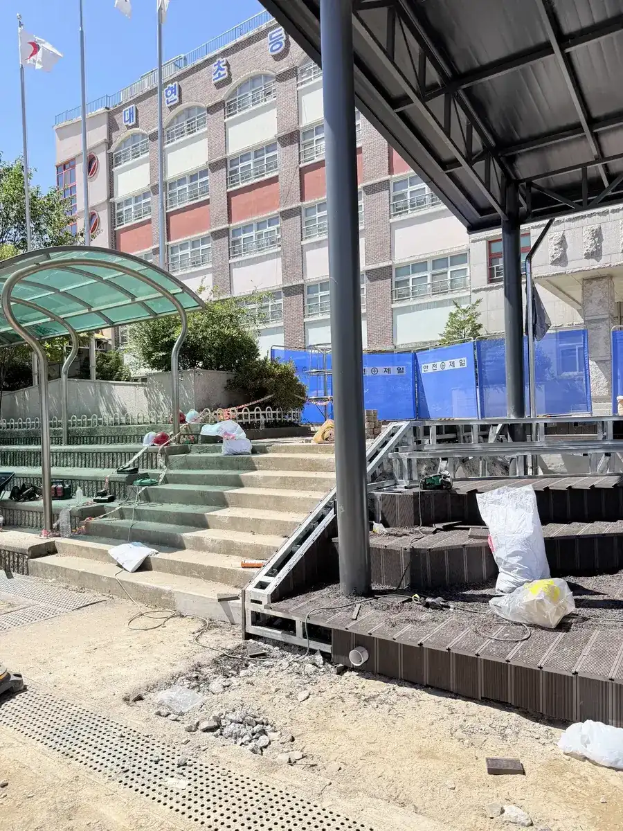 용인 대현초등학교 인도블럭설치 모래 기초 작업 현장